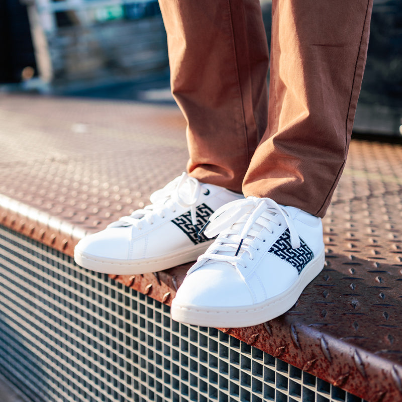 Ho Tay Classic in Schwarz – vegane Sneaker mit traditionellem vietnamesischem Handwerksmuster.