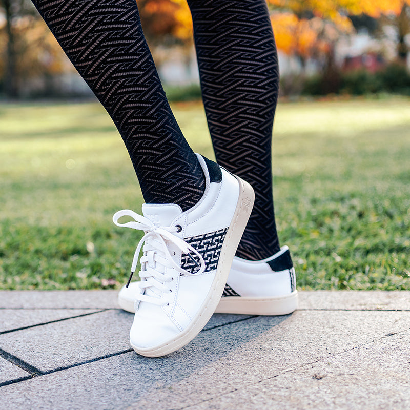 Ho Tay Classic mit Webmuster in Schwarz – stilvolle, nachhaltige Schuhe für den Alltag.
