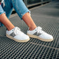 Hue Classic in Grau – vegane Sneaker mit traditionellem vietnamesischem Handwerksmuster.