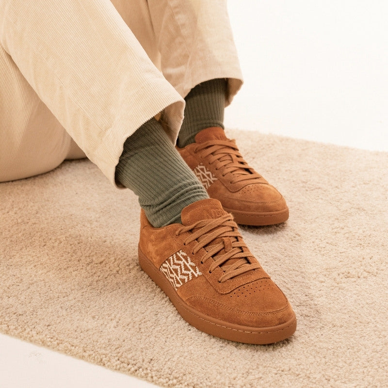 N'GO Schuhe aus braunem Wildleder – Saigon Suede 24 im klassischen Look