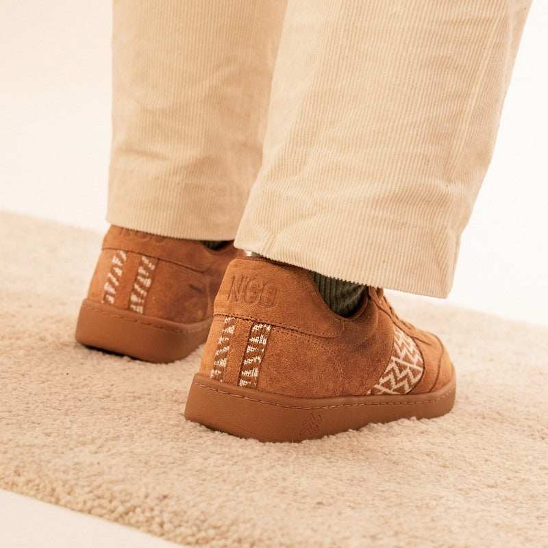 Vegane N'GO Sneaker – Modell Saigon Suede 24 Braun mit gewebtem Fersenmuster