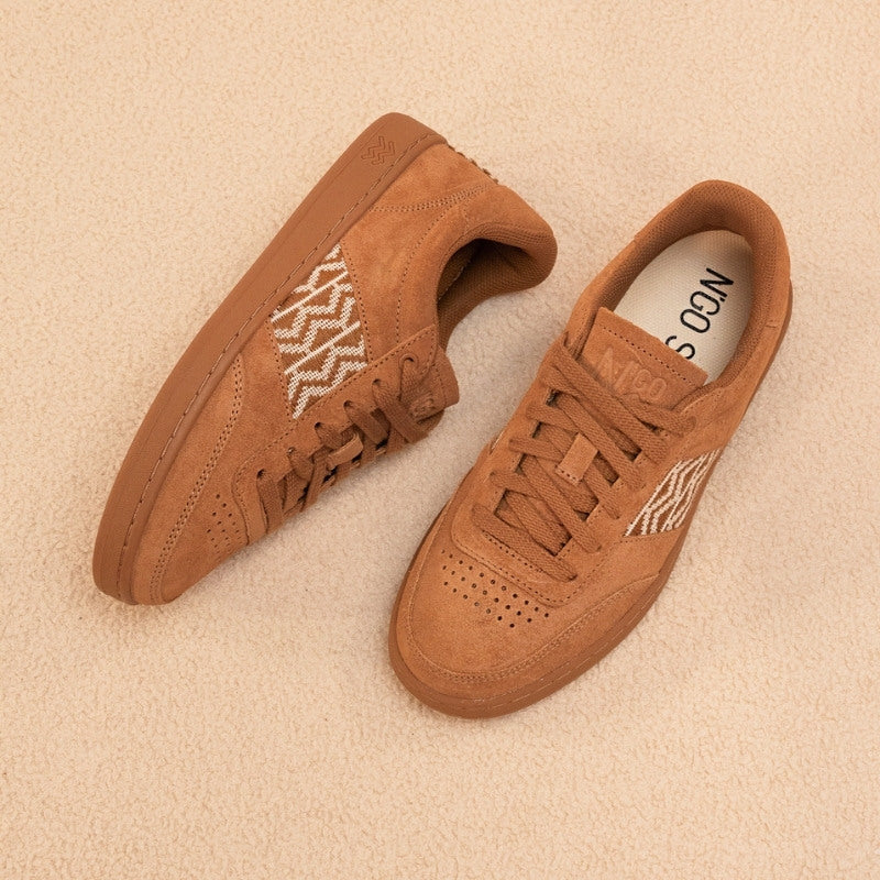 N'GO Saigon Suede 24 – nachhaltige Wildlederschuhe in warmer Braun-Nuance