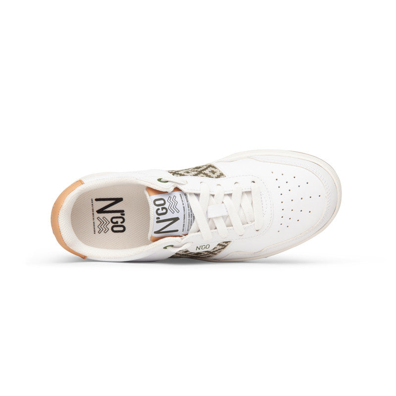 Hue Classic Khaki & Pfirsischrot – stilvolle Sneaker mit recyceltem Innenfutter und bequemer Sohle.