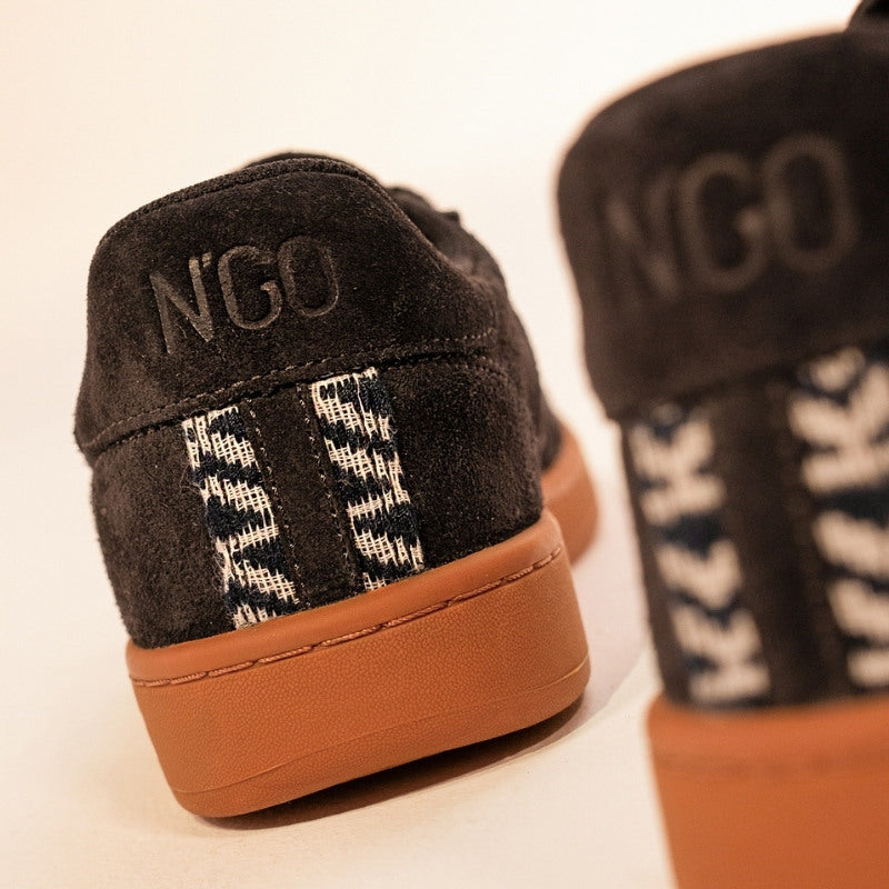 Nachhaltige N'GO Sneaker – Saigon Suede 24 Dunkelmarine mit gewebten Details